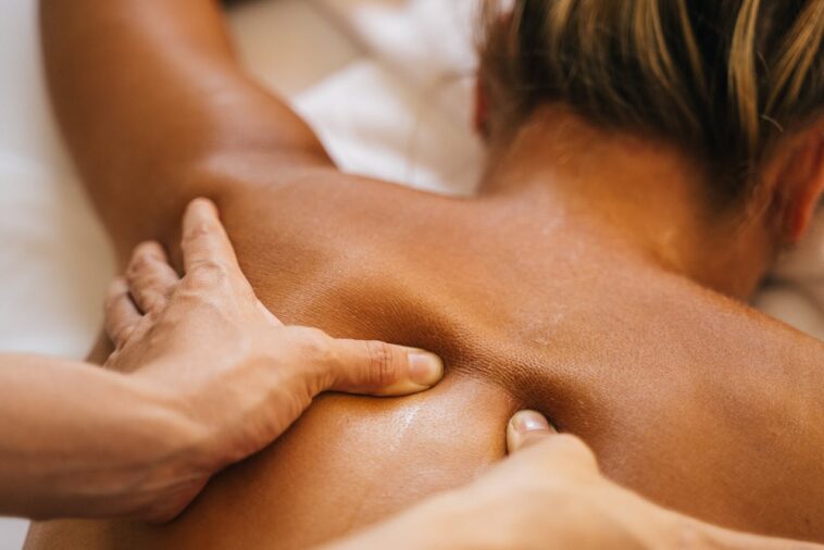 Sinnliche Massagekunst Wie Mann mit seinen Händen verführt