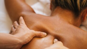 Sinnliche Massagekunst Wie Mann mit seinen Händen verführt